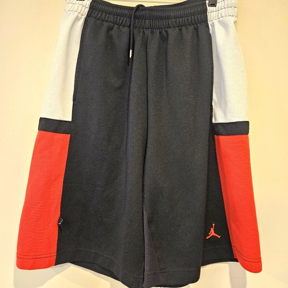 Men's medium Nike shorts